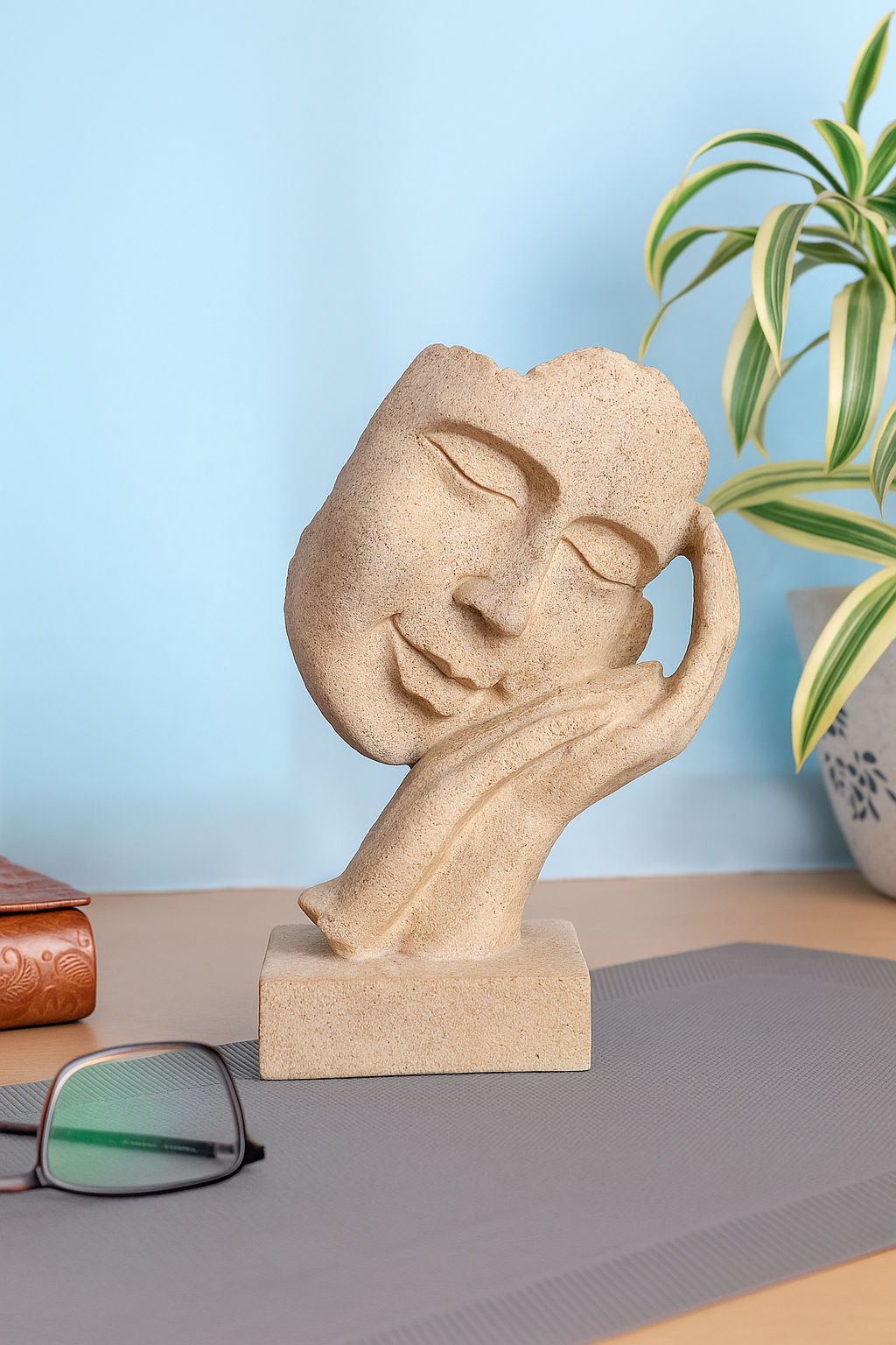 HUMAN FACE SHOWPIECE